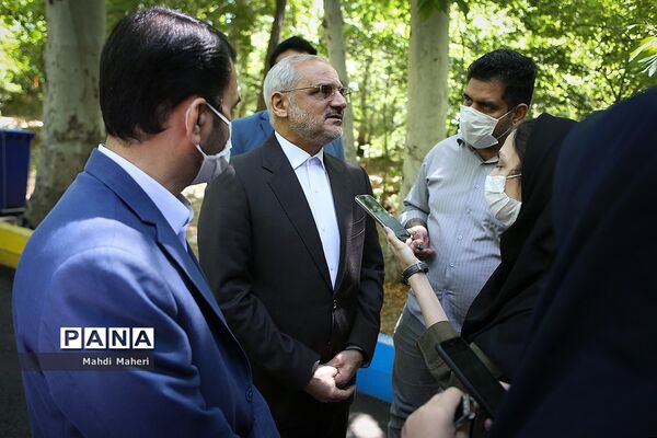 جلسه مشترک وزیر آموزش و پرورش با معاون علمی و فناوری ریاست جمهوری و مدیران استارت‌آپ‌های آموزشی