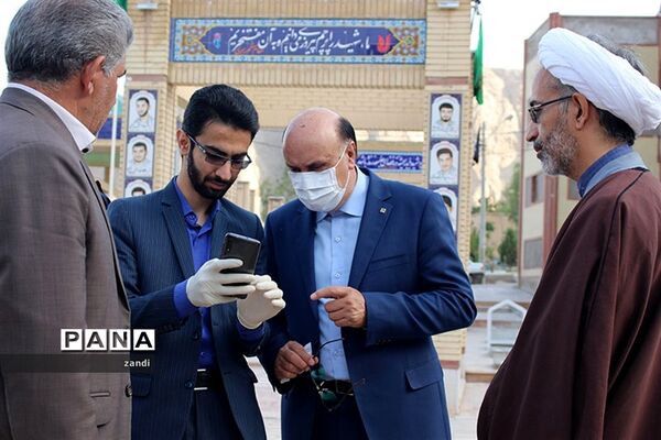 حضور مشاورمعاون پرورشی وزارت آموزش وپرورش در گلزاری شهدای کرمان