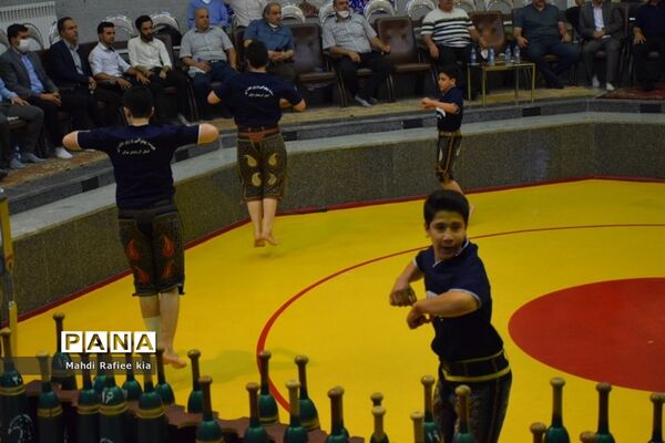 برگزارى مراسم آزادسازى زندانیان جرائم غیر عمد ورزشکار و جوان آذربایجان شرقى.