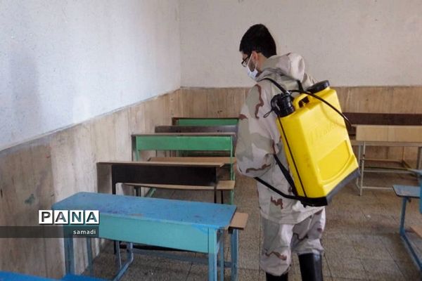 حضور پرشور دانش‌آموزان پایه دوازدهم منطقه 13 در حوزه‌های امتحانی