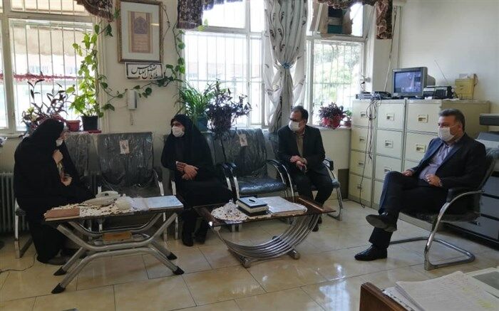 بازدیدمدیرکل اداره ارزیابی عملکرد وزارت آموزش و پرورش از حوزه های اجرایی امتحان نهایی منطقه 19
