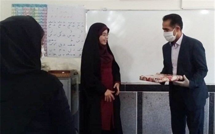 خبرنگاران آذربایجان غربی از معلمان فعال در دوران شیوع کرونا تجلیل کردند