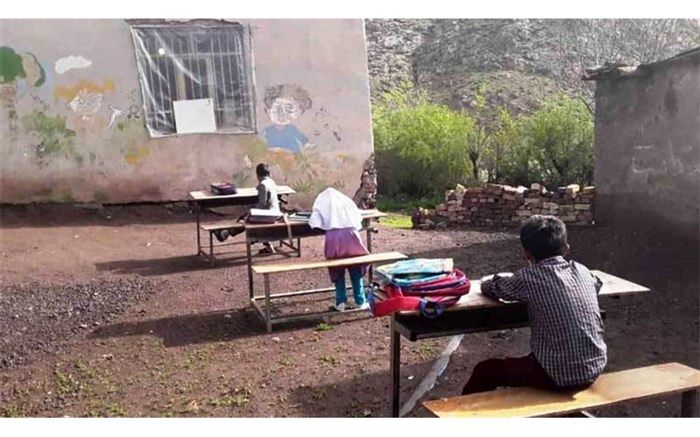 بیتوته معلم قزوینی از اسفندماه در روستای محل تدریسش