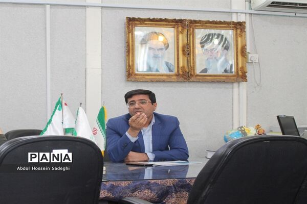 نشست هم‌اندیشی کارکنان سازمان دانش آموزی استان بوشهر با محوریت تولید محتوا جهت شبکه آموزش دانش آموزی ( شاد )