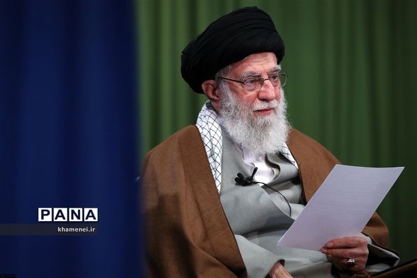 محفل انس با قرآن کریم، با حضور رهبر انقلاب اسلامی از طریق ارتباط تصویری با چند تن از قاریان ممتاز کشور