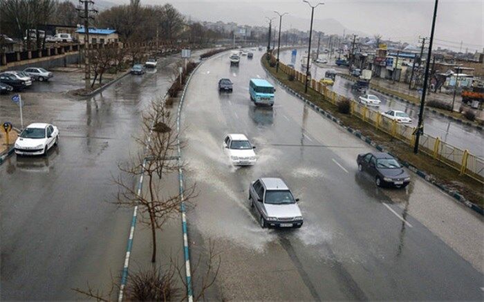 بارش باران در محورهای 8 استان کشور