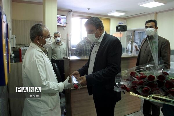 تجلیل از کادر کلینیک فرهنگیان