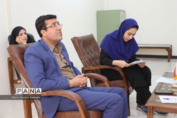 جلسه ویدئو کنفرانس مدیران، معاونان و مسئولان تشکل‌های دانش‌آموزی استان بوشهر با سازمان‌های دانش‌آموزی کشور پیرامون شبکه آموزشی شاد