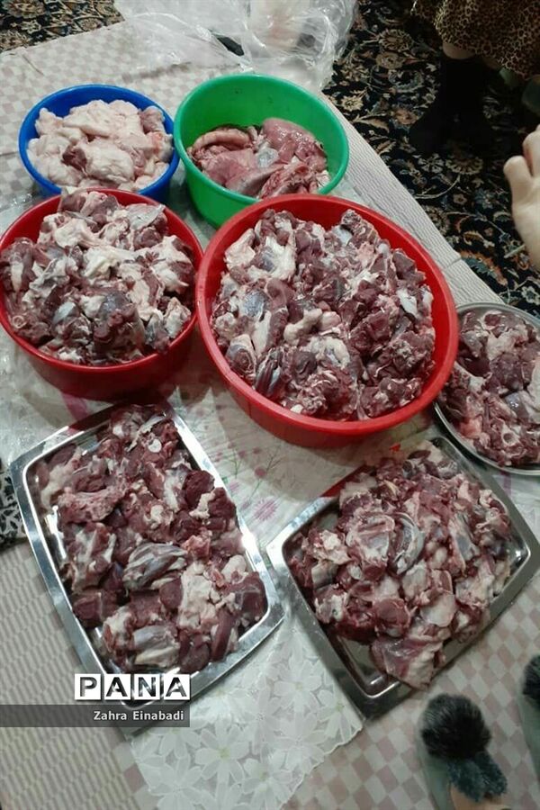 توزیع   ۱۰۰۰ بسته ارزاق به مناسبت ماه مبارک رمضان در شهرستان ملارد
