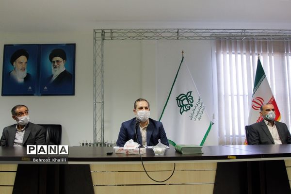 نشست صمیمی قائم مقام سازمان دانش آموزی با کارکنان سازمان