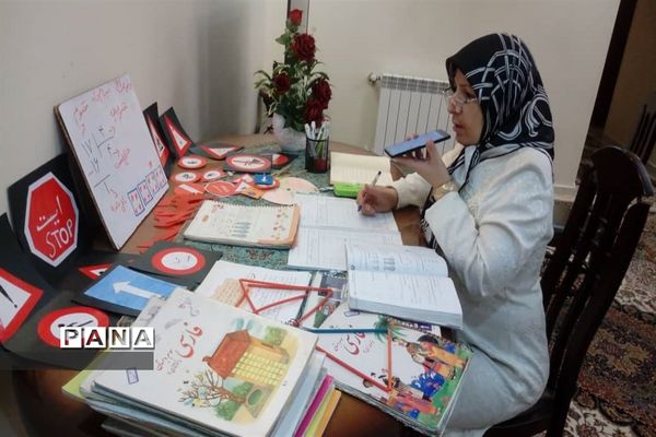 تداوم تلاش معلمان تهرانی برای تدریس در فضای مجازی