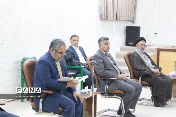 دیدار مدیرکل آموزش و پرورش استان خراسان جنوبی با نماینده ولی فقیه