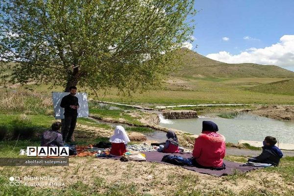 جلوه‌های عشق و ایثار معلمی در طبیعت بکر آوج