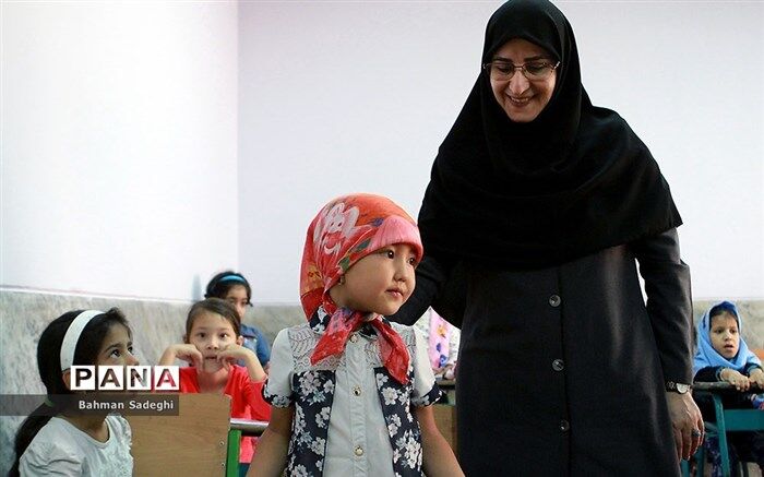 توضیحات حکیم‌زاده درباره روز معلم، پایان سال تحصیلی، آزمون‌ها و مشکلات شبکه شاد