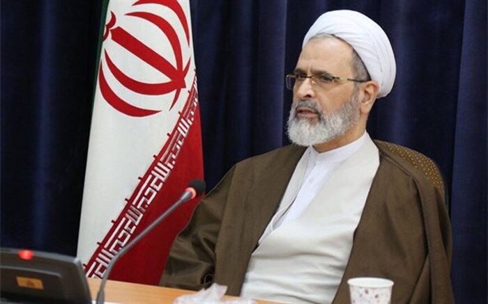 مسئولان به وظایف خود در قبال معلمان عمل کنند