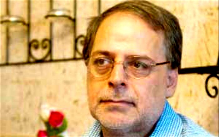 چراغی پیش روی انسان سرگشته امروز