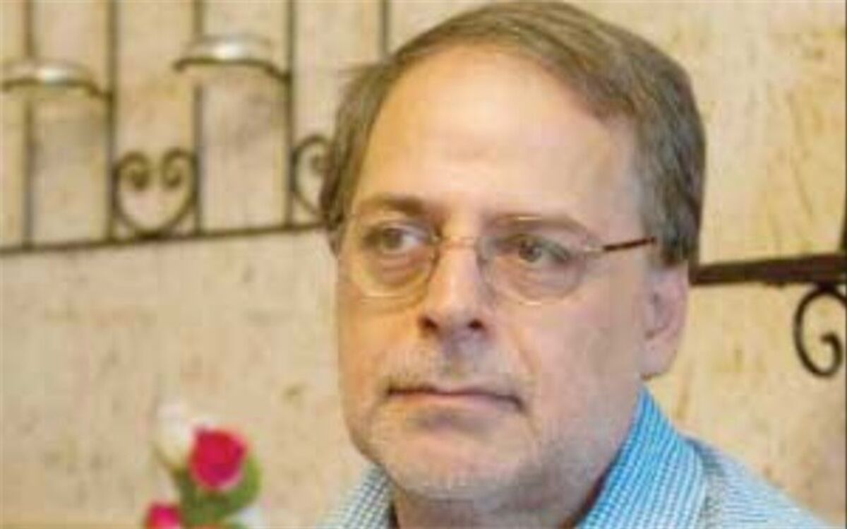 چراغی پیش روی انسان سرگشته امروز
