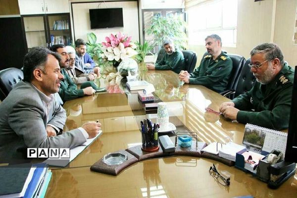 دیدار فرماندهان سپاه با مدیرکل آموزش و پرورش قزوین