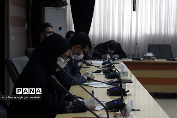 ویدئو کنفرانس مدیرکل آموزش و پرورش آذربایجان شرقی با معلمان منتخب نواحی و مناطق
