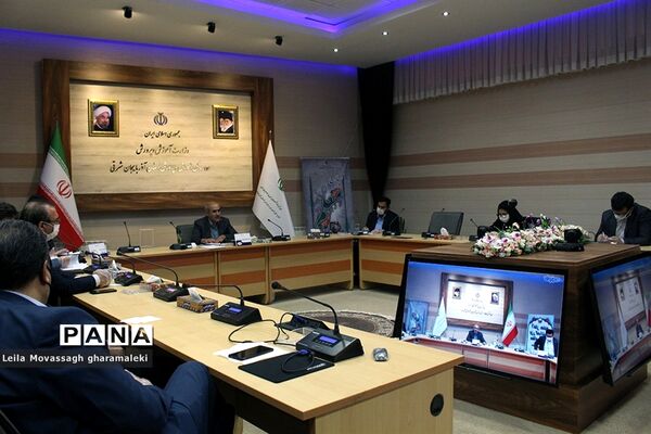 ویدئو کنفرانس مدیرکل آموزش و پرورش آذربایجان شرقی با معلمان منتخب نواحی و مناطق