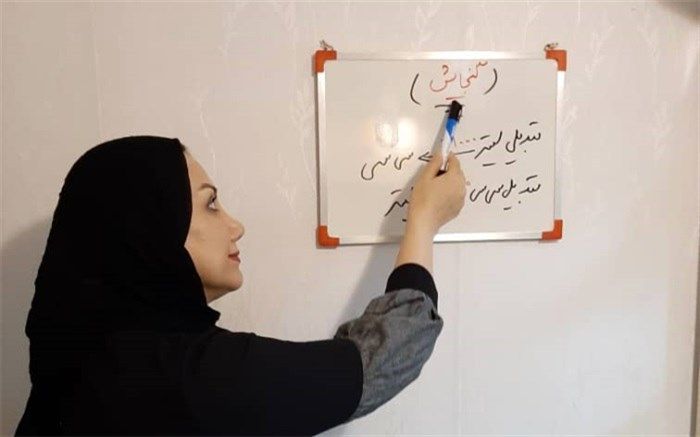 روایت یک معلم از تدریس آنلاین؛ در شبکه شاد هر دانش‌آموز خود را بازیگر صحنه کلاس تصور می‌کند