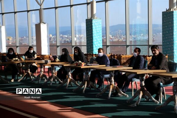 جلسه ستاد راهبردی بنیاد فرهنگی آرش و تجلیل از مدیر نمونه استانی در میاندرود