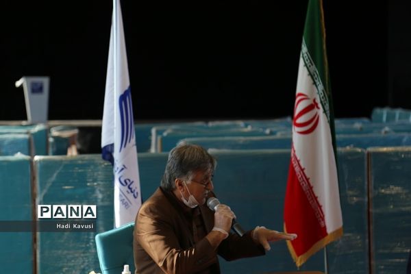 جلسه ستاد راهبردی بنیاد فرهنگی آرش و تجلیل از مدیر نمونه استانی در میاندرود