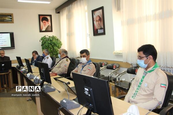 نشست صمیمی مدیرکل آموزش و پرورش خراسان جنوبی با مدرسان و مربیان و اعضای مجامع دانش‌آموزی