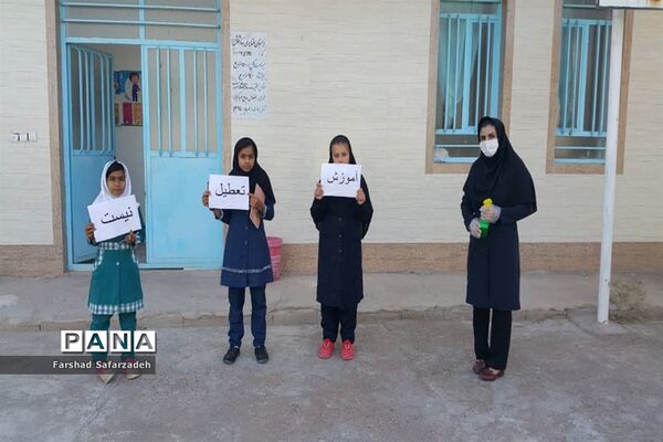 آموزش دانش‌آموزان عشایر همچنان ادامه دارد
