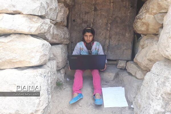 آموزش دانش‌آموزان عشایر همچنان ادامه دارد