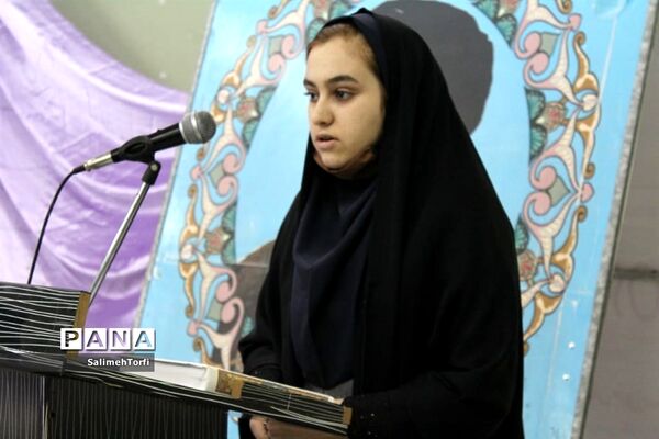 تقدیر ازمدیران و معلمان نمونه شهرستان حمیدیه با حفظ رعایت  فاصله اجتماعی