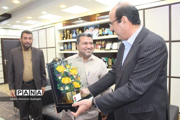 دیدارمسئول سازمان بسیج فرهنگیان سپاه امام صادق (ع)  استان بوشهر با مدیرکل آموزش و پرورش استان