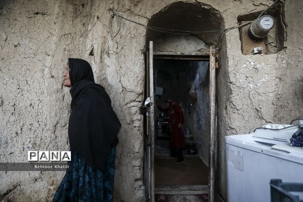 پخت و توزیع غذا درماه مبارک رمضان برای افراد نیازمند