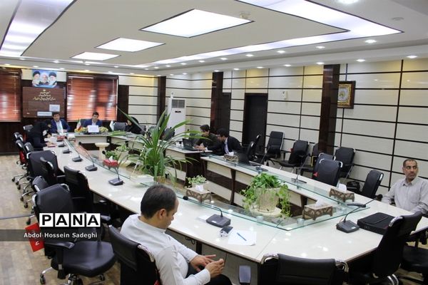 جلسه ویدئو کنفرانس مسئولان و کارشناسان سازمان دانش‌آموزی استان بوشهر