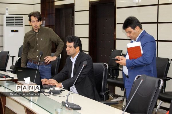 جلسه ویدئو کنفرانس مسئولان و کارشناسان سازمان دانش‌آموزی استان بوشهر