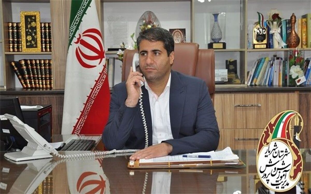 تکریم از خانواده همکاران متوفی آموزش و پرورش شهریاردر هفته بزرگداشت مقام معلم