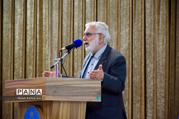 مراسم آغاز توزیع ٨٥ هزار بسته معیشتى در تبریز