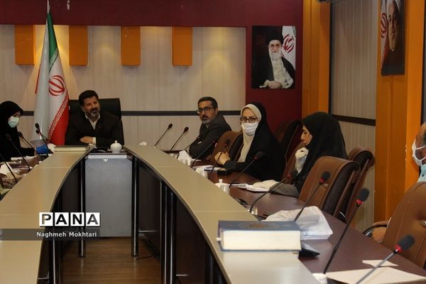 اولین جلسه کارگروه آموزشی مدیران منتخب مقطع ابتدایی در اداره‌کل شهرستان‌های استان تهران