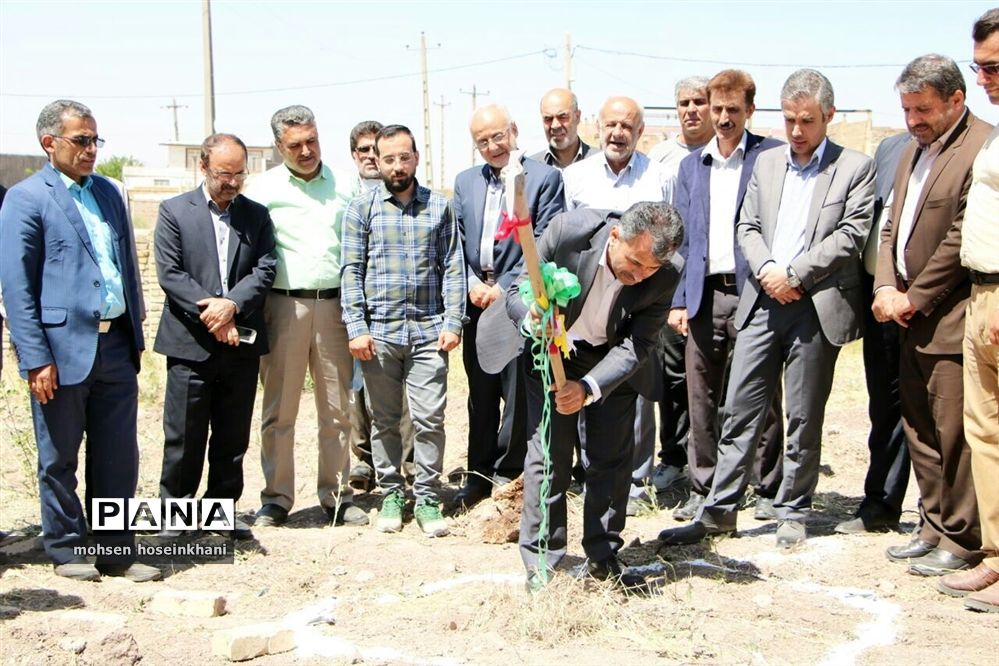 آیین کلنگ‌زنی دبستان برادران گرامی پور قزوین