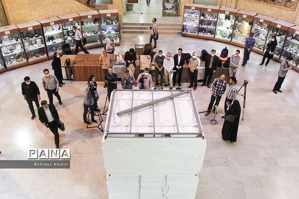 مراسم بازدید از اولین نمونه هتل کپسولی