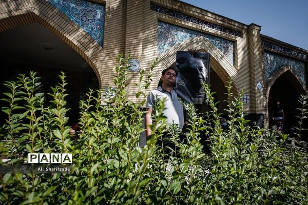 مراسم تشییع مرحوم محمدعلی کشاورز