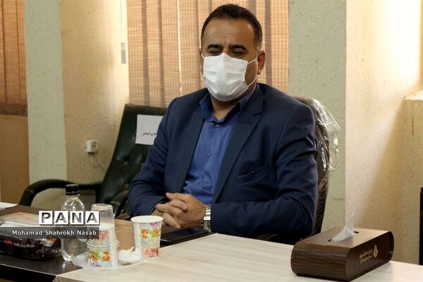 نشست کارگروه ساماندهی و نظارت بر تهیه  و توزیع لباس فرم دانش‌آموزان  خوزستان