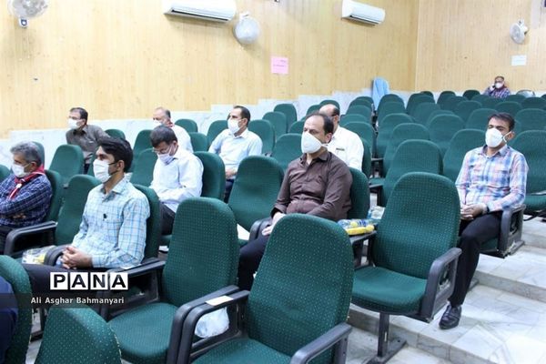 تجلیل از طلایه داران تربیت و مربیان پیشتاز منطقه  شبانکاره