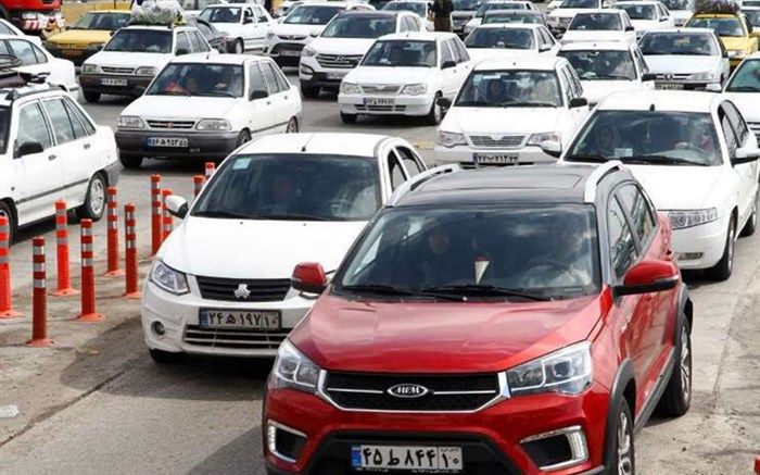 ترافیک در برخی مقاطع محور چالوس نیمه‌سنگین است