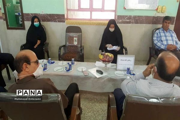 رزمایش کمک مومنانه دانش‌آموزان و فرهنگیان آب پخش