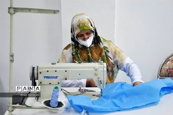 تداوم تولید ماسک و گان در تولیدی‌های زنجان