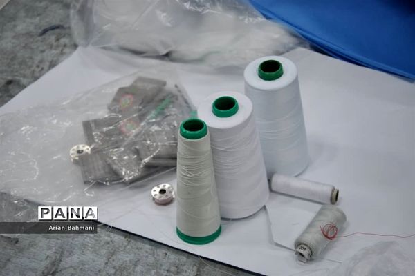 تداوم تولید ماسک و گان در تولیدی‌های زنجان