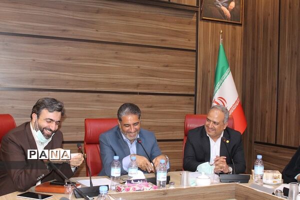 اولین جلسه کارگروه مالی و پرورشی مدیران منتخب استانی در اداره‌کل آموزش و پرورش شهرستان‌های تهران