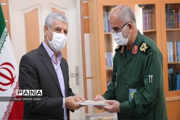 تقدیر فرمانده سپاه امام صادق (ع) از مدیرکل دادگستری استان بوشهر