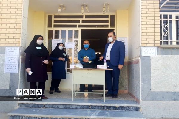 پاکسازی و گندزدایی فضای های آموزشی شهرستان هفتکل جهت جلوگیری از شیوع کرونا